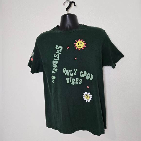 Red Eight Men’s Short Sleeve 100% Cotton Back & Front Graphic Tee Size Large - Picture 1 of 14